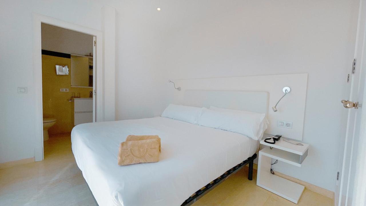 Lago Resort Menorca - Villas & Bungalows Del Lago Cala 'n Bosch Buitenkant foto